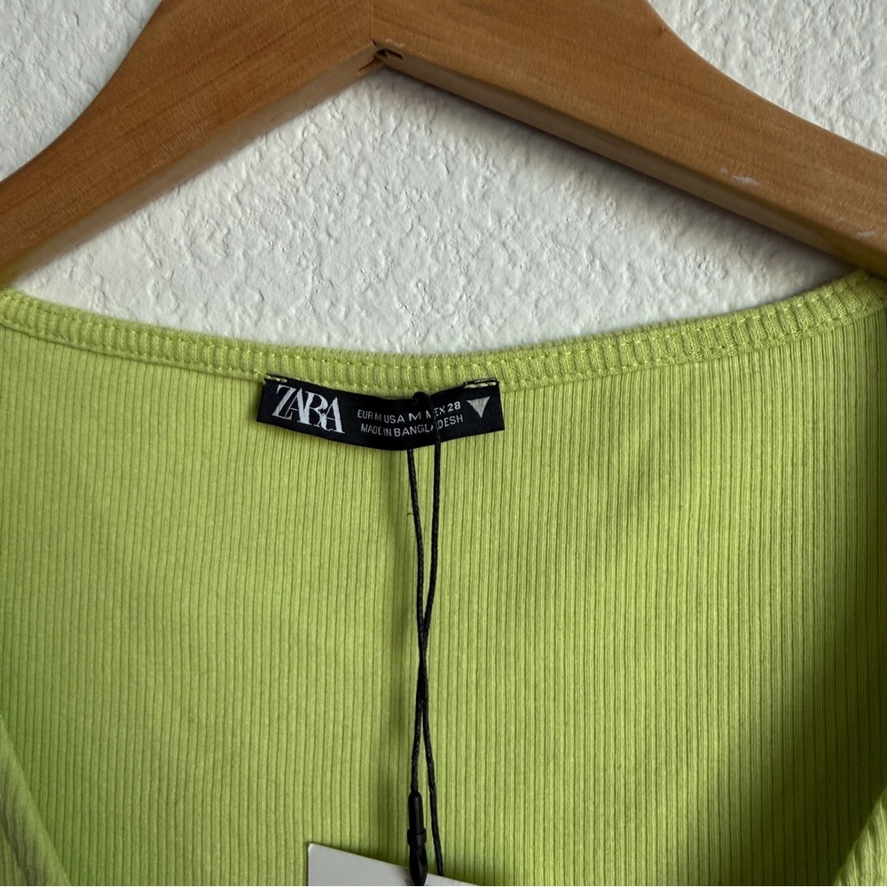 NWT Zara Ribbed Lime Green Summer Y2K Ruched V-Neck Crop Top Women’s Size Medium - Picture 2 of 4